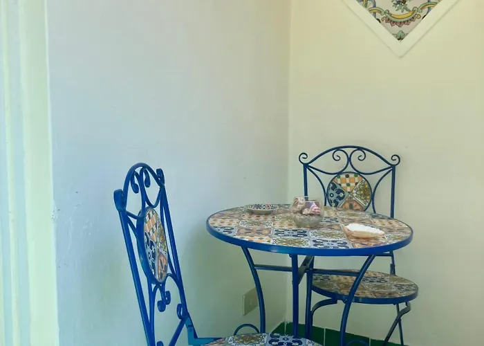 Striano - - Garden&art Pensión Capri